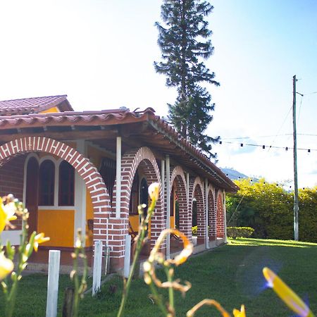Hotel Campestre Alto Lindo En Guatapé Zewnętrze zdjęcie