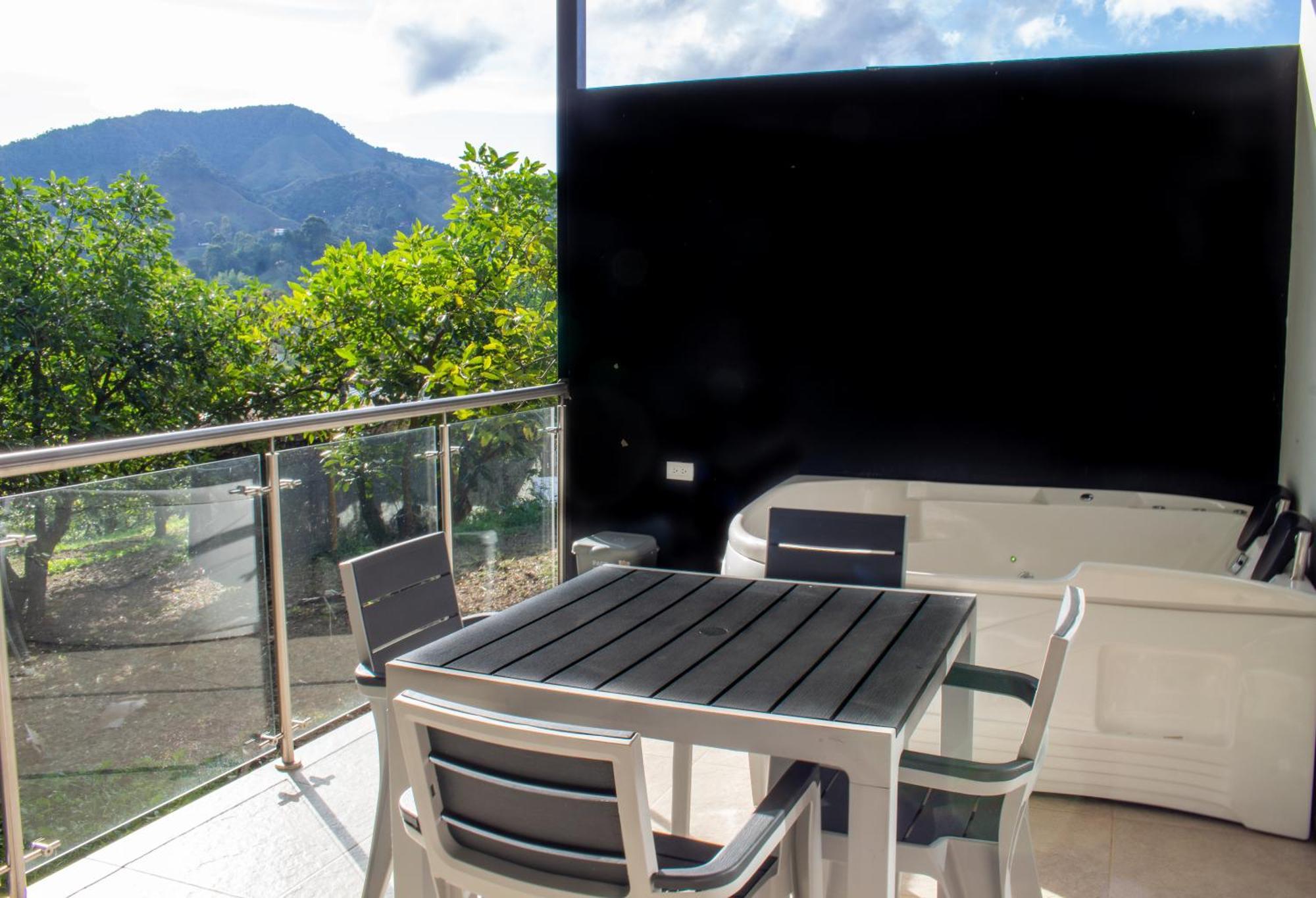 Hotel Campestre Alto Lindo En Guatapé Zewnętrze zdjęcie